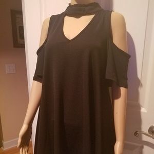 NWOT HeartSoul Cold Shoulder Choker Style Tunic